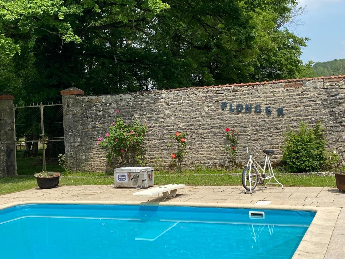 Le Colombier De Malpas Bed & Breakfast Quingey Exterior photo