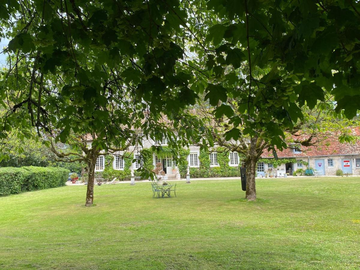 Le Colombier De Malpas Bed & Breakfast Quingey Exterior photo