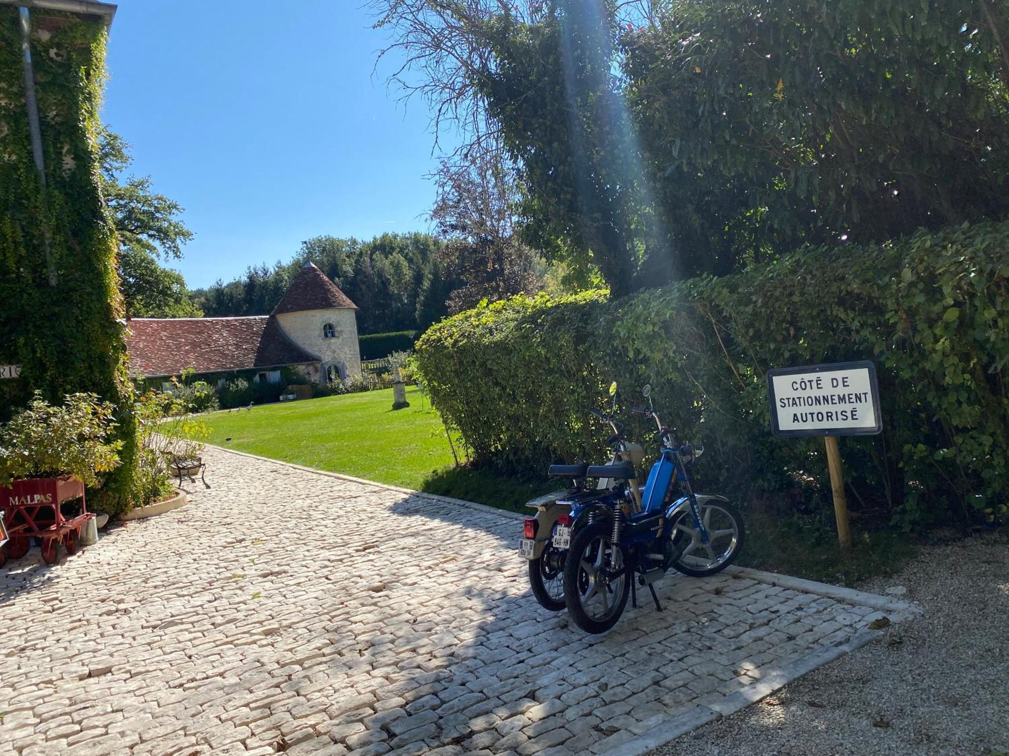 Le Colombier De Malpas Bed & Breakfast Quingey Exterior photo