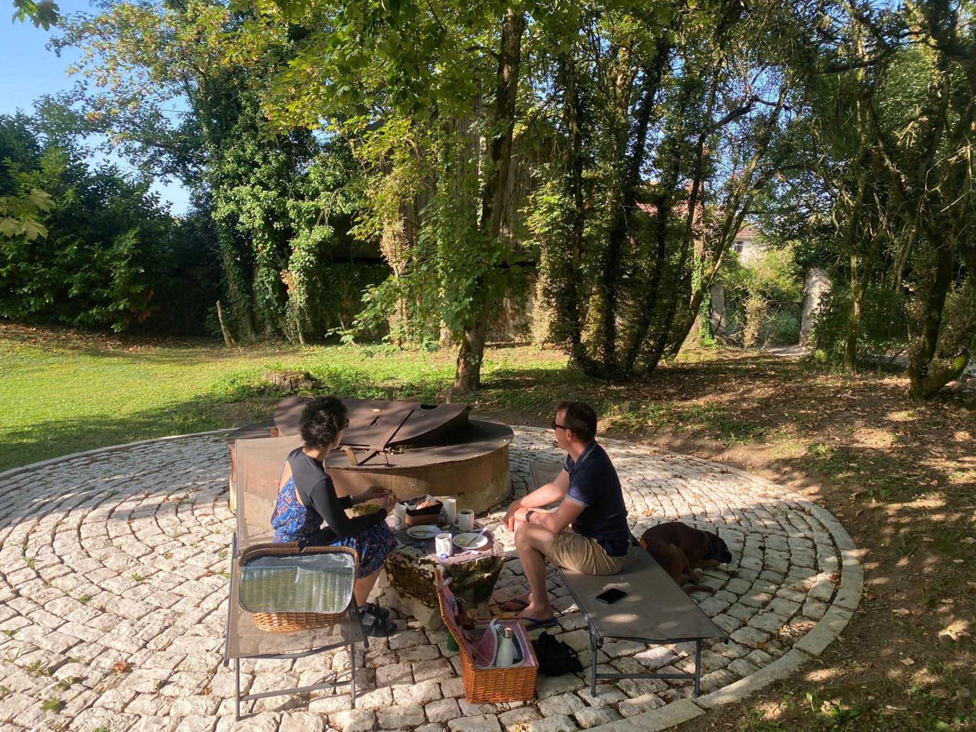 Le Colombier De Malpas Bed & Breakfast Quingey Exterior photo